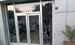 Belediye Binasına Taşlı Saldırı