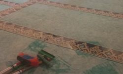 Camide Yangın Tüpünü Birbirlerine Sıktılar