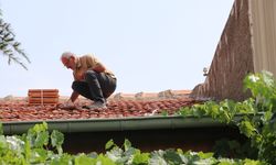Eğitim roketi çatıya düştü