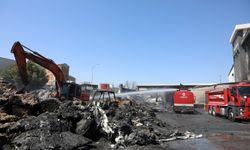 Gaziantep'te Geri Dönüşüm Fabrikası Yandı