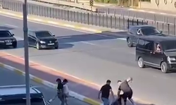 İki grup arasında çekiçli kavga