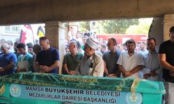 Oğlunun cenaze namazı kıldırdı