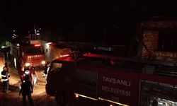 Tavşanlı'daki yangında 3 ev kül oldu