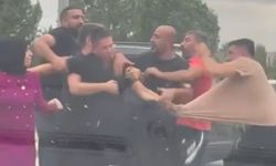 Trafikte Tekmeli Yumruklu Kavga