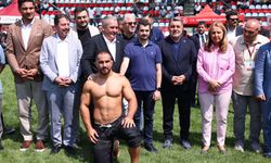 Güreşin kalbi Başkent'te attı!