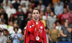 Milli Para Yüzücü Sevilay Öztürk'ten Bronz Madalya