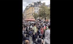 Paris’te Ücretsiz Yemek Dağıtımı İzdihama Yol Açtı