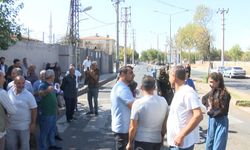 Bağlar'da köylüler tapulu arazilerinden geçen yolu kapattı