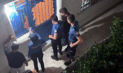 Bıçakla etrafına dehşet saçarak polise saldırdı, bacağından vuruldu