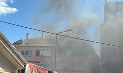 Çanakkale’de çıkan yangında bir daire kül oldu