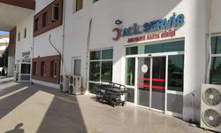 Çaya giren genç boğulma tehlikesi geçirdi