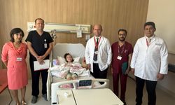 Fransa'da iki kolu kırıldı, Türkiye'de tedavi edildi