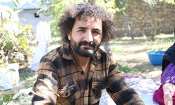 Hakkarili Kadınlar Taş Değirmende Buğday Öğütüyor
