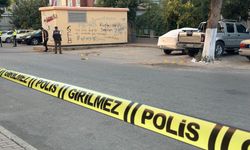 Husumetlilerini tabancayla vurdu