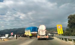 İşçileri taşıyan minibüs ve kamyon çarpıştı