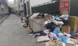 İzmir’de eylem sonrası toplanmayan çöpler