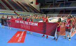 İzmirli Voleybolcular Bugün Tek Yürek