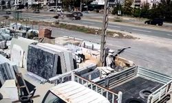 Sakarya'da Anne ve Kızına Otomobil Çarptı