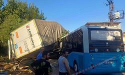 Salihli'de TIR köprüden uçtu