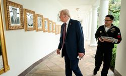 Trump, başkanlar galerisinde Biden yerine otomatik kalem fotoğrafı astırdı