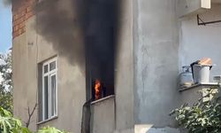 Yangında mahsur kalan yaşlı kadın, itfaiye ekipleri tarafından kurtarıldı