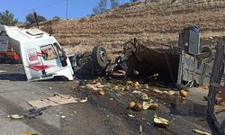 Yolcu otobüsü ile kamyon çarpıştı