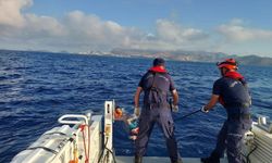 Yunanistan'a yüzerek geçmeye çalışan kaçaklar yakalandı