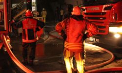Balıkesir'de İtfaiye ekipleri töreni bırakıp, yangına müdahale etti