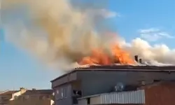 5 katlı apartmanın çatısında yangın çıktı