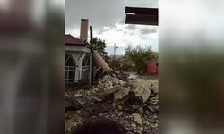 Ankara'da fırtına nedeniyle bir caminin minaresi yıkıldı