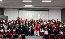 Çerkeş'de Küçük Öğrencilerden Cumhuriyet Kutlaması