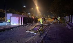 Eskişehir-Ankara kara yolunda TIR devrildi: Ulaşımda aksama yaşandı