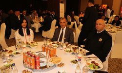 Sivas'ta başarılı sporcular için 'Zirvedeki Yiğidolar' ödül töreni düzenlendi