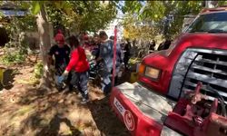 12 metrelik kuyuya düşen yaşlı adamı itfaiye kurdardı