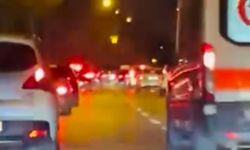 Bursa'da fermuar sistemiyle ambulansa yol verildi