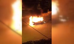 Hareket halindeki hafif ticari araç yandı