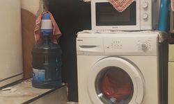 İnşaat kazısı sırasında bitişikteki evin duvarı çöktü