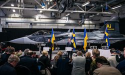 İsveç'ten Gripen savaş uçağı filosu alacak