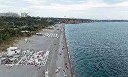 Konyaaltı Sahili'nde Deniz Keyfi