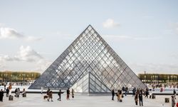 Louvre Müzesi Yeniden Açıldı