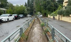 Marmaris'te sağanak dolayısıyla su birikintileri oluştu