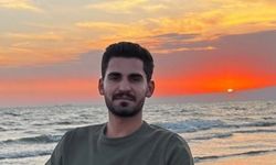 Motosiklet refüje çarptı
