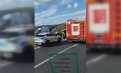 Osmaniye'de Yolcu Minibüsü Refüje Devrildi