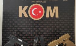 Otomobilin kapısında tabanca düzeneği