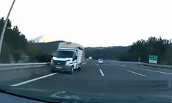 Otoyolda ses ilerleyen kamyonet trafiği tehlikeye attı