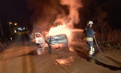 Samsun'da otomobil alev aldı