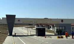 Tekirdağ'da İnfaz Koruma Memurlarına Bıçakla Saldırdı