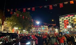 Başkent’te gece fener alayıyla aydınlandı