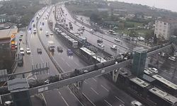 Avcılar'da arızalanan metrobüs yoğunluğa sebep oldu