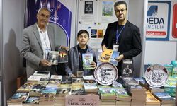 Elazığlı Üç Kuşak Yazar Aynı Stantta